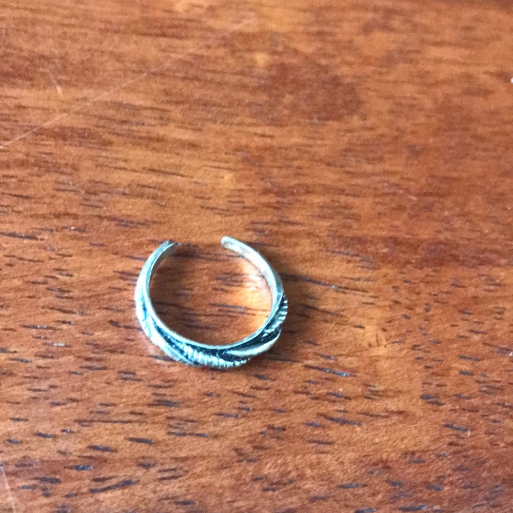 Ring - Picture 1 of 2